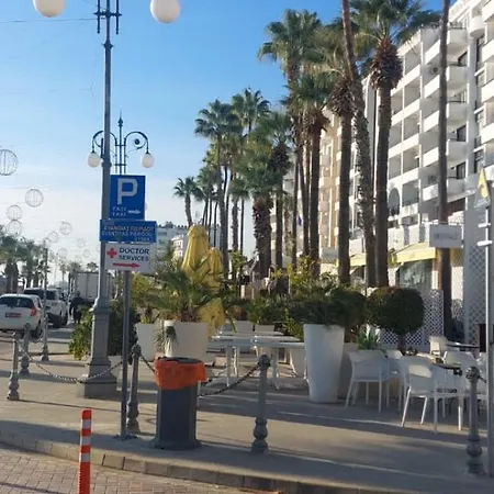 3 Bedroom Old Town 5 Minute Walk To Finnikoudes Lejlighed *