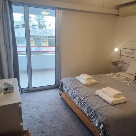 Lejlighed 3 Bedroom Old Town 5 Minute Walk To Finnikoudes Larnaca