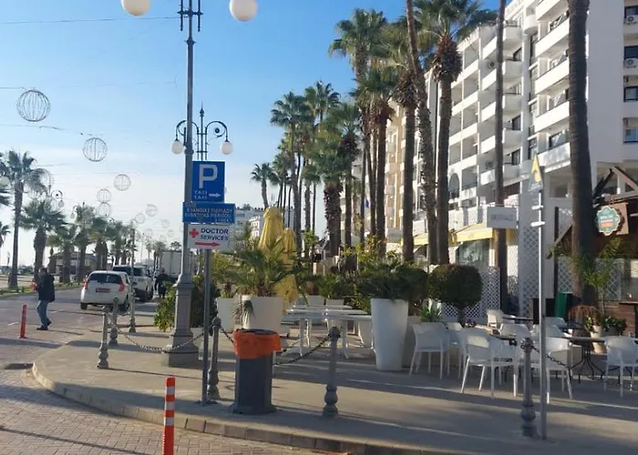 3 Bedroom Old Town 5 Minute Walk To Finnikoudes Lejlighed *