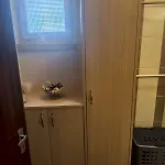 3 Bedroom Old Town 5 Minute Walk To Finnikoudes Apartament