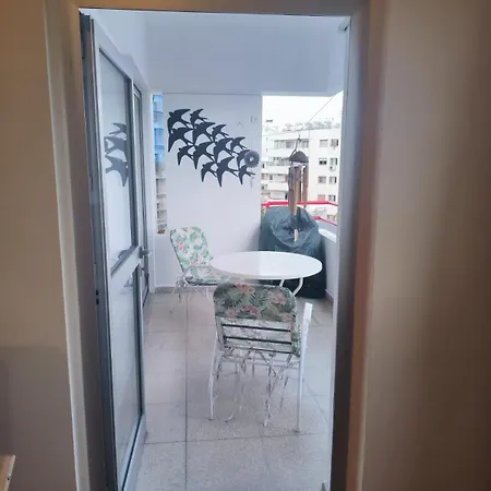Apartamento 3 Bedroom Old Town 5 Minute Walk To Finnikoudes