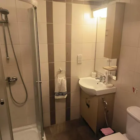 شقة 3 Bedroom Old Town 5 Minute Walk To Finnikoudes *