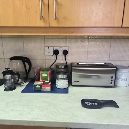 3 Bedroom Old Town 5 Minute Walk To Finnikoudes