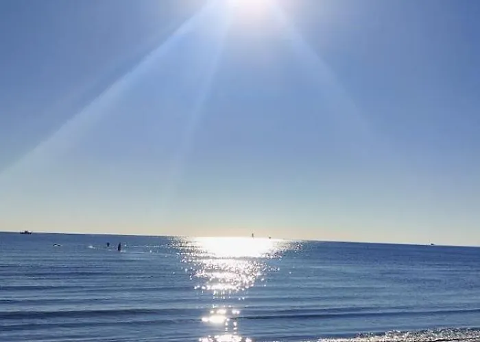 3 Bedroom Old Town 5 Minute Walk To Finnikoudes Апартаменти *