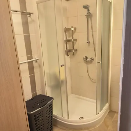 Appartamento 3 Bedroom Old Town 5 Minute Walk To Finnikoudes Larnaca
